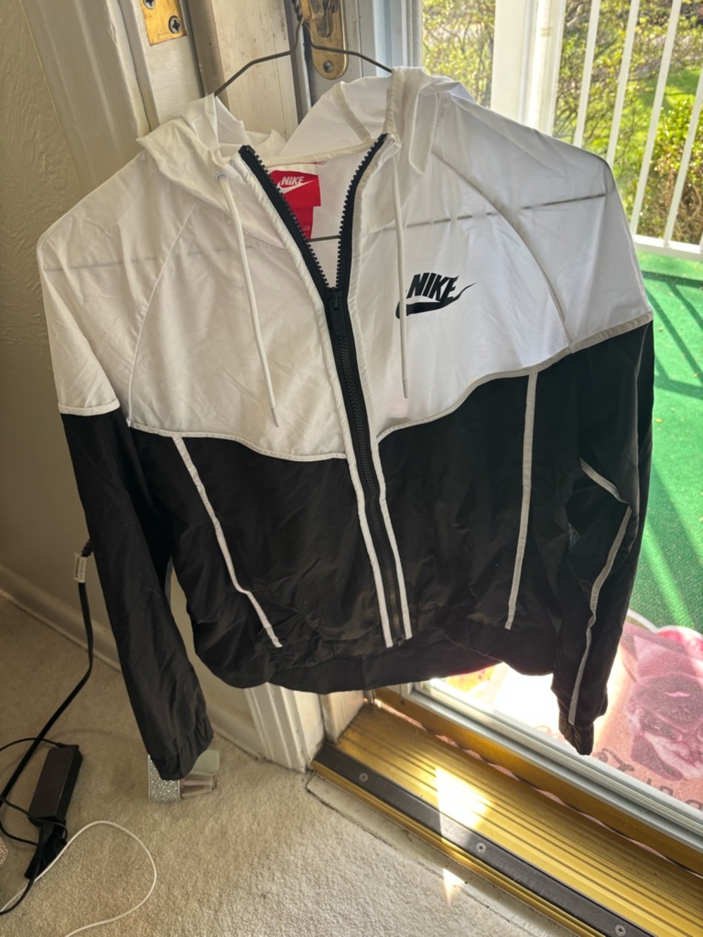 Nike White and Black Hooded Windbreaker Jacket